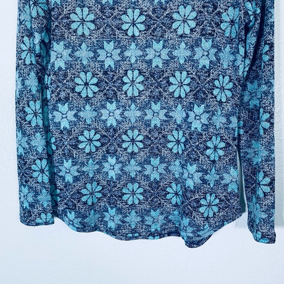 Wallflower Blue Floral Long Sleeve Tee - Picture 3 of 9